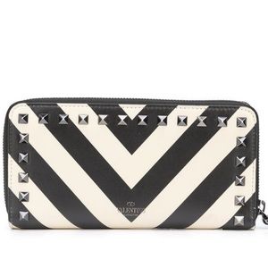Valentino Garavani Rockstud Chevron Print Striped Zip Around Wallet Black White